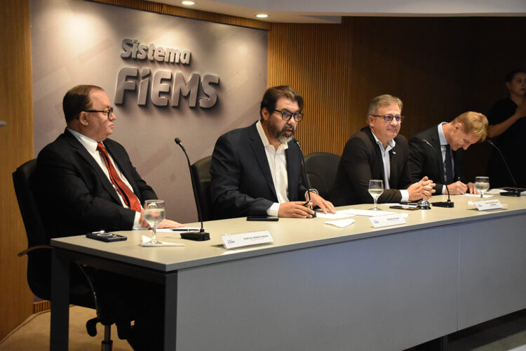 Fiems assina acordo que marca aliança estratégica entre setor produtivo e órgãos de controle