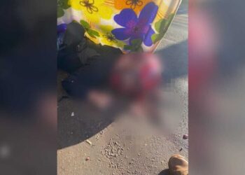 Motociclista morre com exposição de massa encefálica ao colidir com caminhão no Indubrasil