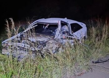 Colisão entre Chevrolet Astra e carreta mata condutor e deixa um ferido na MS-395