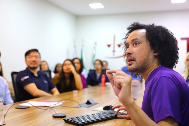 Roda de conversa discute desafios da população LGBTQIA+ no mercado de trabalho
