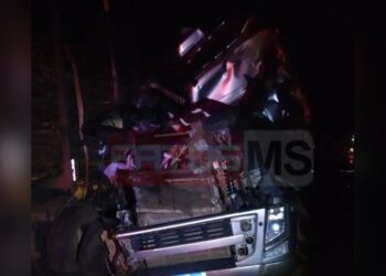 Passageira de caminhão morre após colisão com carreta que estava parada na BR-158