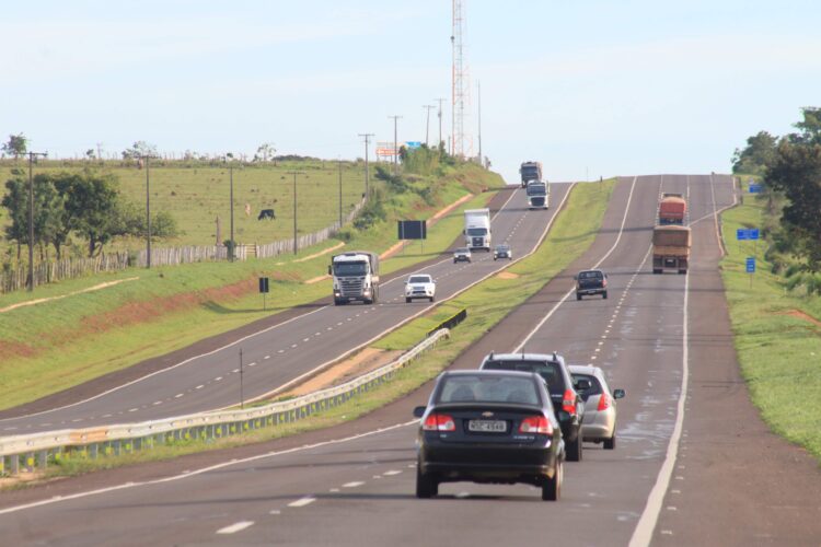 BR-163 em MS deve receber mais de 315 mil veículos durante feriado de Corpus Christi