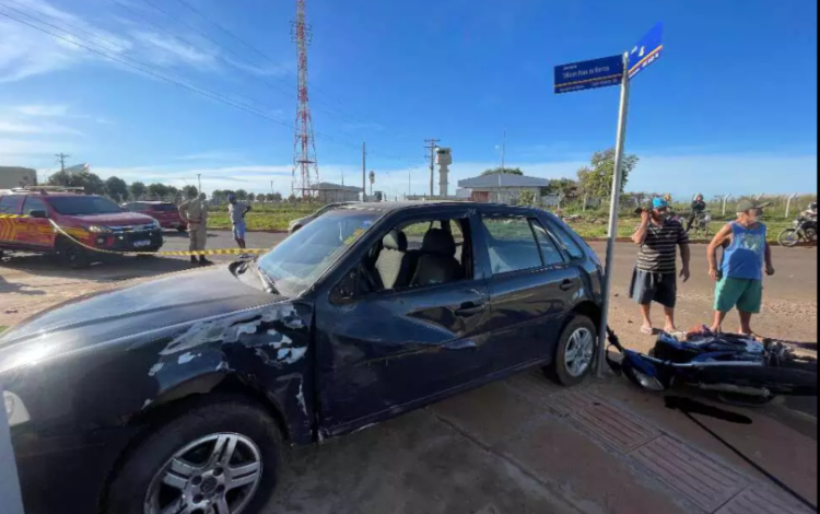 Motociclista de 21 anos morre ao colidir com carro em cruzamento do Nova Campo Grande