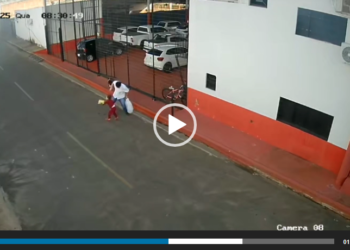 Capivara News TV: Homem é preso por agredir enteada de apenas 2 anos; vídeo flagra ação