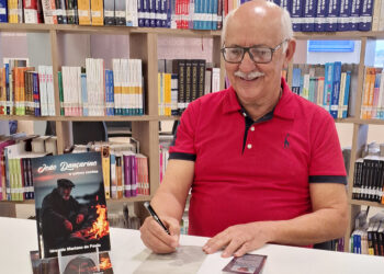 Aos 69 anos, Idroaldo realiza sonho antigo de publicar seu primeiro livro