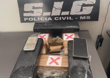 Durante prisão de homem que tentou matar mulher e menor, traficante é presa em MS