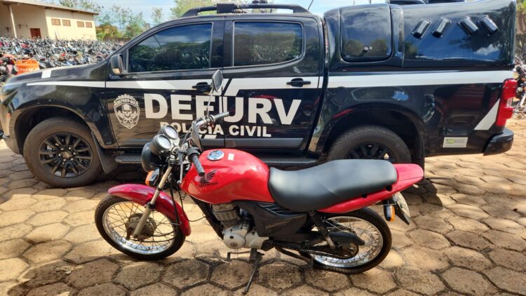 Honda CG 125 Fan furtada em condomínio da Vila Sobrinho é recuperada e receptador preso