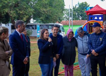 Novo parquinho no Tiradentes garante lazer e segurança para crianças da região