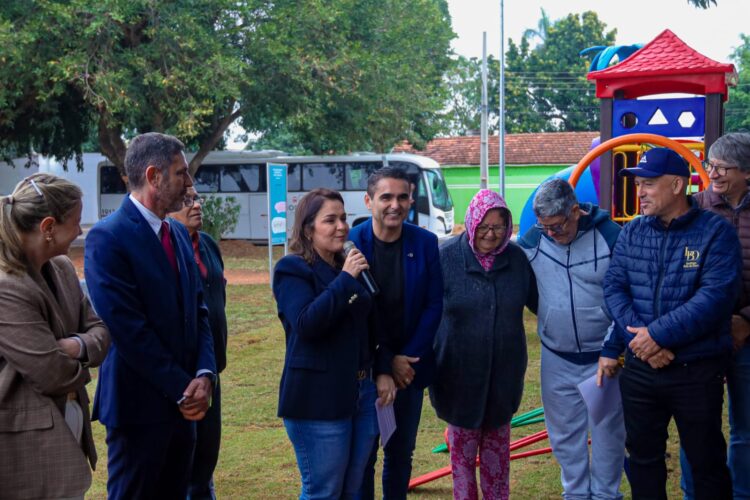 Novo parquinho no Tiradentes garante lazer e segurança para crianças da região
