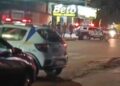 Capivara News TV: Rapaz é baleado em conveniência do Aero Rancho e policial à paisana confronta atiradores