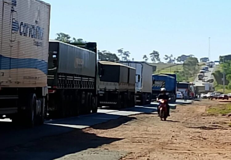 Professor de Paranaíba morre em colisão frontal com caminhão na BR-158