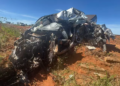 Condutor de Hilux invade pista contrária, colide com caminhão e morre na MS-112