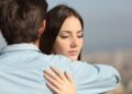 Quando a Desconfiança Se Torna Rotina: O Fim Silencioso da Confiança no Amor