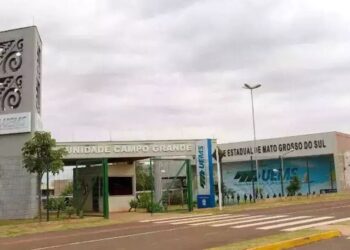 Idosa morre, após cair da própria altura nos corredores de universidade na Capital
