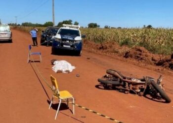 Motociclista é encontrado morto ao lado de moto em estrada logo após sair de festa