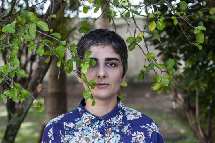 Poesia de Bruna Mitrano é tema de clube de leitura na Capital, neste sábado