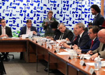 Câmara acelera projeto que corta benefícios fiscais minutos após agilizar outro com custo de R$ 5 bi
