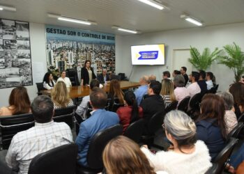 Prefeita Adriane alinha com secretariado nova fase da gestão voltada a investimentos