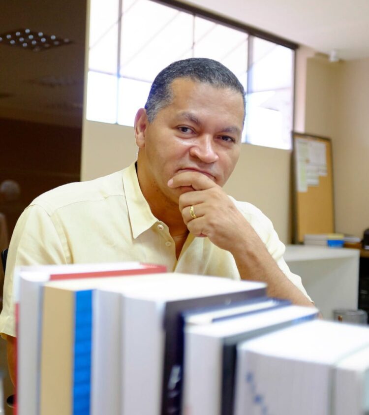 ARTIGO: O despertar da leitura com meu Pai, por Wilson Aquino