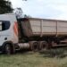Menino morre eletrocutado e mais 3 se ferem ao pularem de caminhão energizado em Itaquiraí