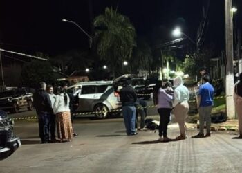 Rapaz é morto por pistoleiros dentro de SUV Mitsubishi em Coronel Sapucaia