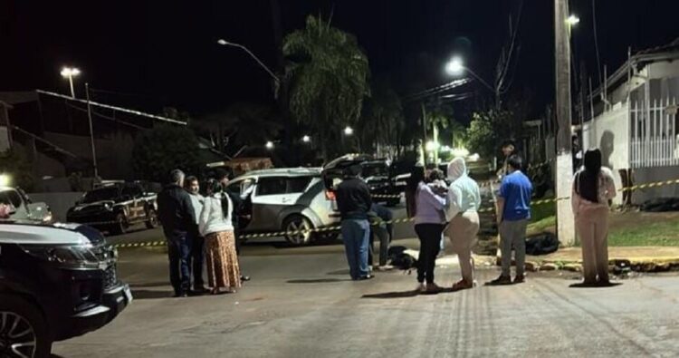 Rapaz é morto por pistoleiros dentro de SUV Mitsubishi em Coronel Sapucaia