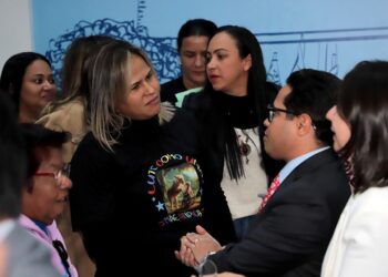 Vereadores derrubam veto e garantem fraldas,  remédios e alimentos para pessoas com deficiência