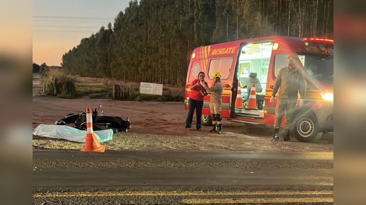 Motociclista morre atropelado por ônibus na BR-262 em Ribas do Rio Pardo