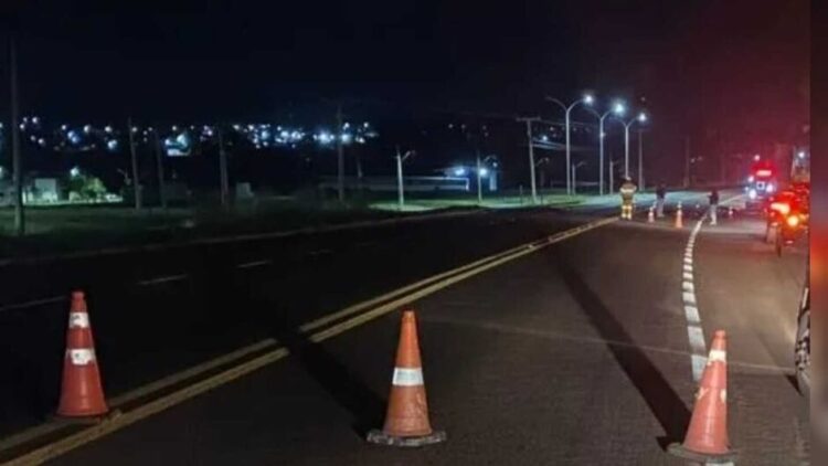 Homem morre com o corpo partido ao meio ao ser atropelado em Itaquiraí