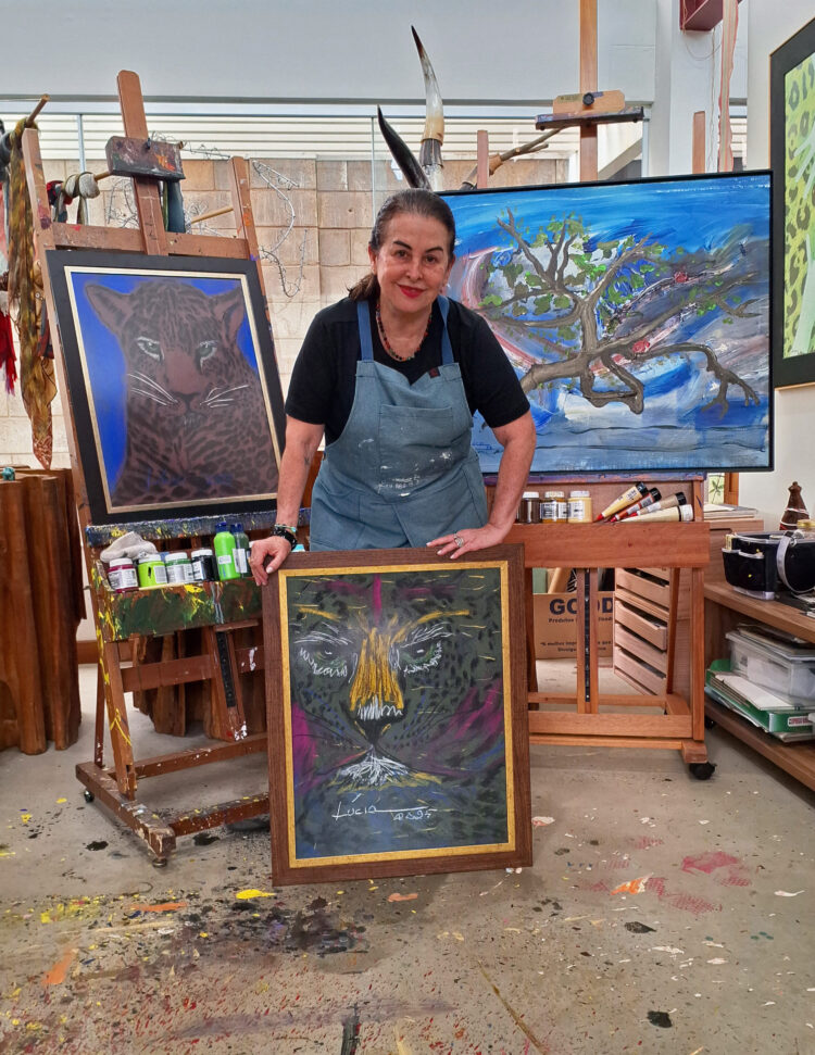 Artista plástica Lúcia Martins leva exposição inédita de MS para Florianópolis