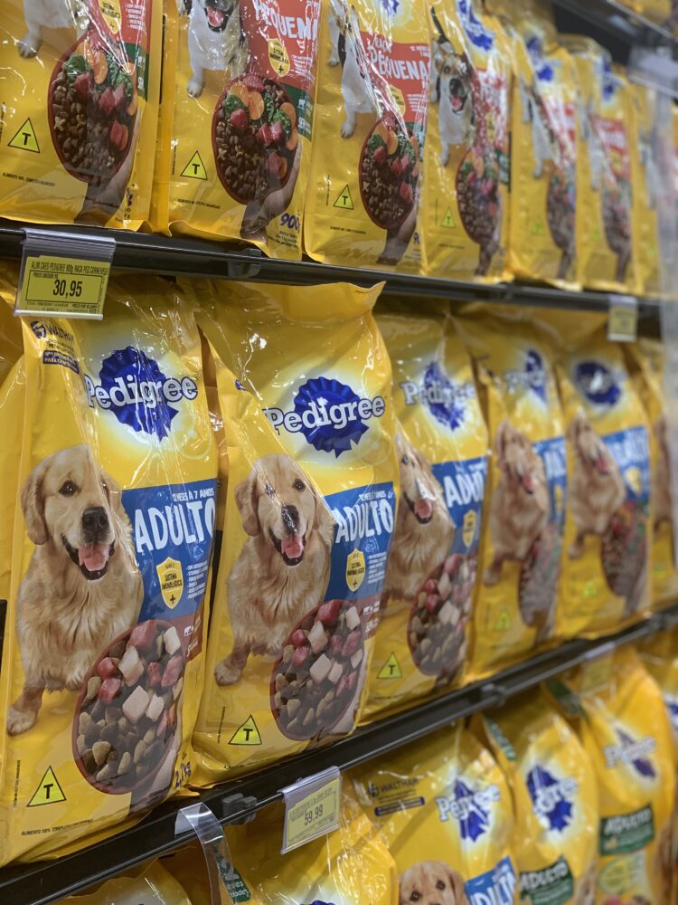 Mercado pet movimenta R$ 75,4 bilhões em 2024 e segue em expansão no Brasil