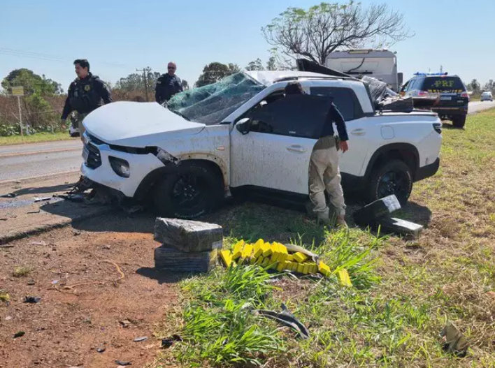 Traficante é preso, após capotar Montana com mais de 1,5 tonelada de maconha na BR-060