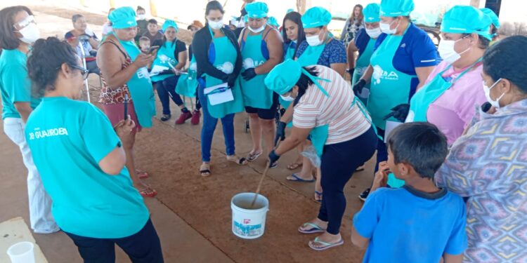 Projeto garante renda para mulheres na confecção de sabão a base óleo de cozinha reciclável