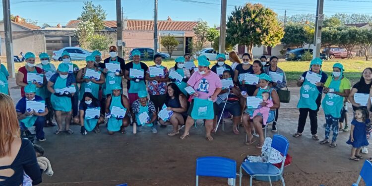 Projeto garante renda para mulheres na confecção de sabão a base óleo de cozinha reciclável