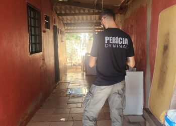 Padrasto é preso por estuprar menor de 14 anos e mãe por ajudar dando bebida alcoólica