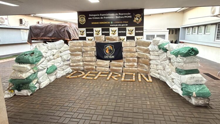 Capivara News TV: Dois são presos transportando mais de 2 toneladas de drogas em caminhão