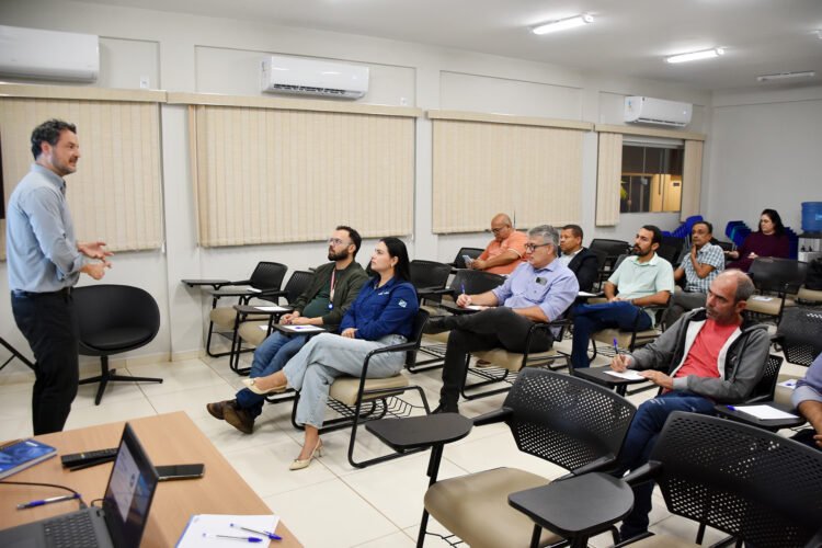 CEMPE no Interior conecta setores produtivo e educacional em Ribas do Rio Pardo