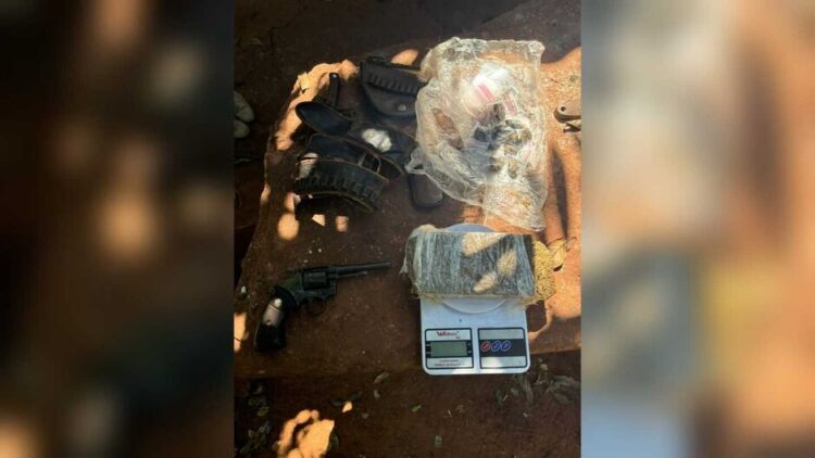 Homem atira duas vezes contra PMs e morre em confronto na cidade de Bandeirantes