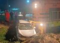 Carro é arrastado por 20 metros por trem em linha férrea de Corumbá