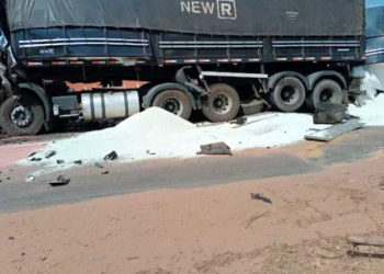 Condutor colide na traseira de carreta da mesma empresa e morre na MS-320