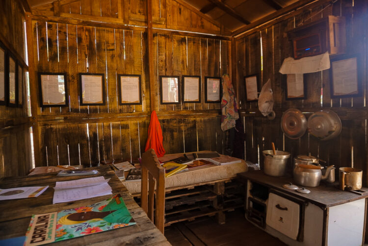 Carolina vive aqui: réplica de casa transforma a Feira Literária de Bonito