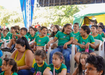 FLIB 2025 teve recorde de público, encontros marcantes e projeção para os 10 anos de feira