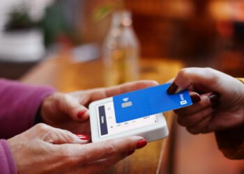 Dia do Cliente: compras por impulso desafiam consumidores e empresas