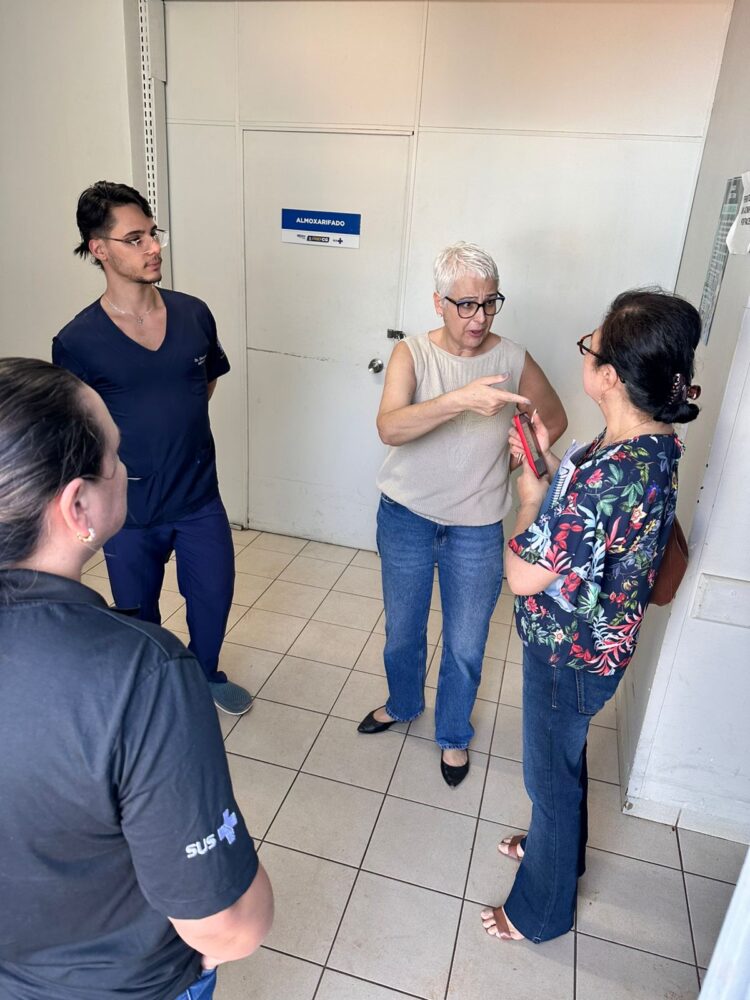 Médicos mantêm atendimentos no CRS Tiradentes mesmo em condições precárias