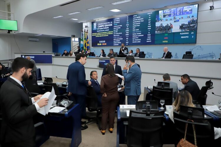 Câmara vota vetos a emendas da LDO e à redução do ISS para empresas de informática