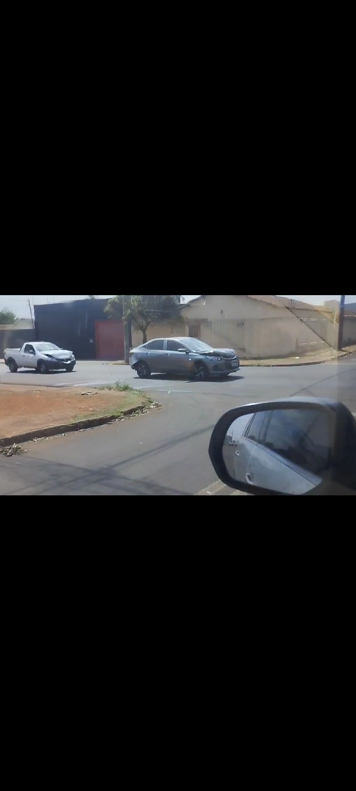 Capivara News TV: Condutor causa engavetamento com 3 carros na Bom Sucesso na Capital