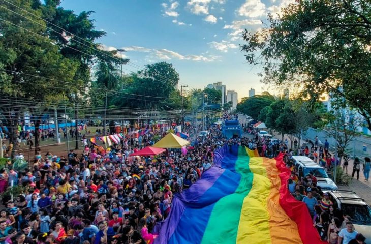 Agendão: fim de semana une diversidade, música e tradição com Parada LGBT, Festa do Mel e Exporã