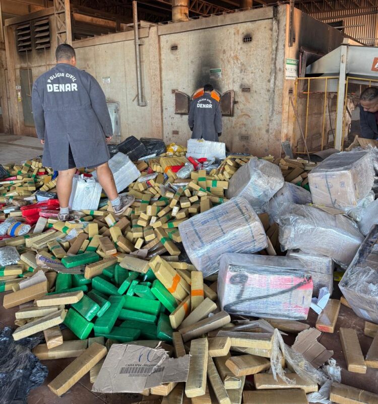 Polícia Civil incinera aproximadamente 12 toneladas de drogas em Campo Grande