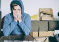 Setembro Amarelo: homens ainda evitam falar de emoções e os números mostram as consequências