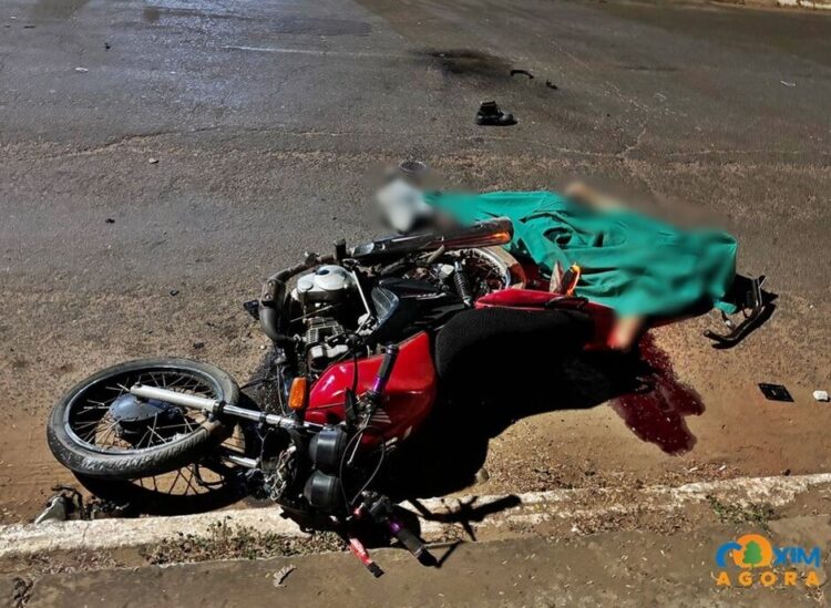 Motociclista tem morte instantânea ao colidir de frente com Hilux na cidade de Coxim